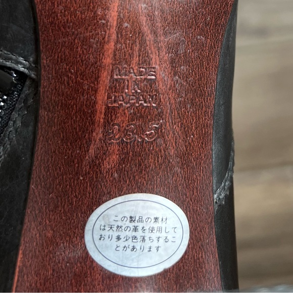 Woman Natural Leather Pointed Toe Ankle Booties (size 7) - Picture 10 of 13